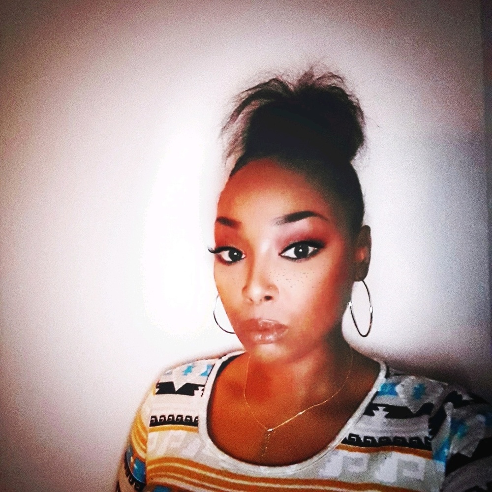 Meet your Posher, Ja'dore